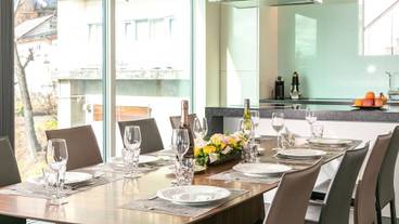 客室内のダイニングエリア / 5