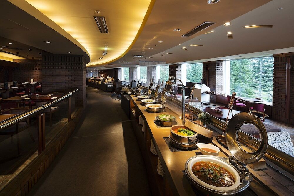 朝食会場バー＆グリル「メルト」