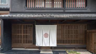 施設の正面 / 1