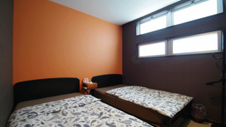 個室 [2名様] (120cmセミダブルベッド2台) WiFi完備! 禁煙