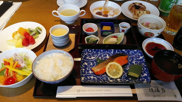 朝食
