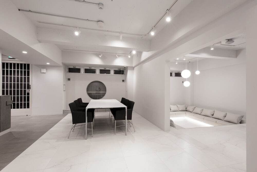 真っ白で清潔感たっぷり。写真映えする祇園のホテル3924855