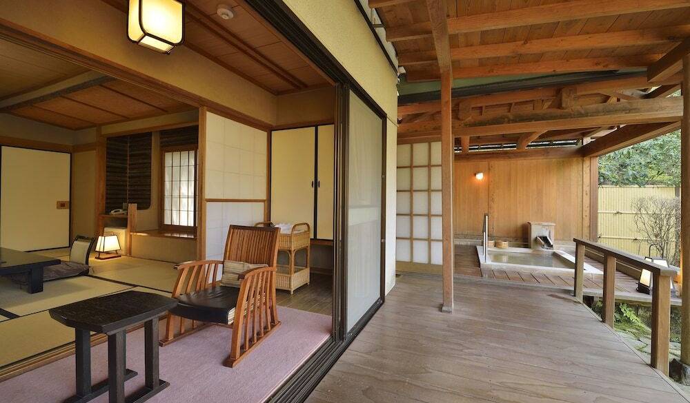 露天風呂付き客室一例 / 2