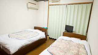 ツインルーム 共用バスルーム