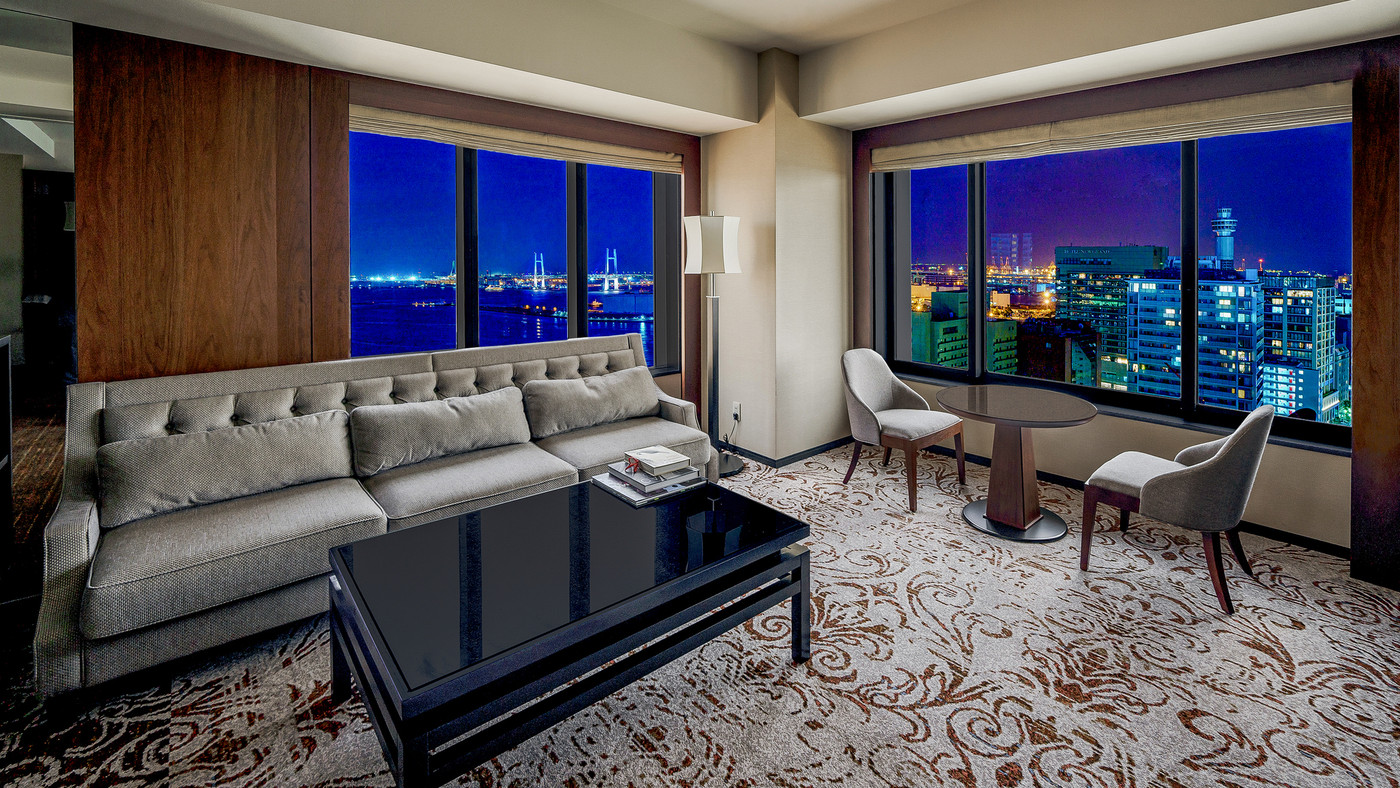 プロポーズは乾杯後の煌めく瞬間に♡4242570