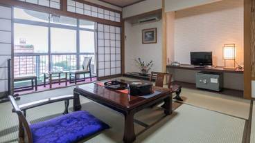 客室内のダイニングエリア / 18