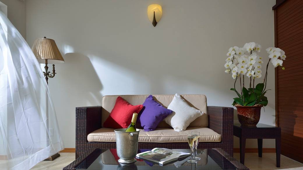 目の前はプールと海
ゆったり空間のヴィラ / 4