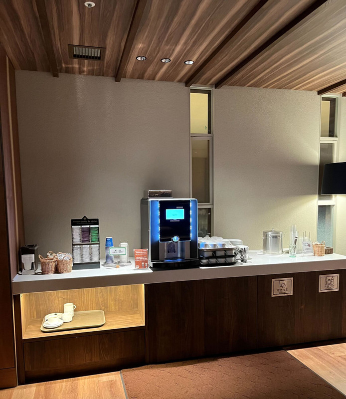 ラウンジドリンクサービス