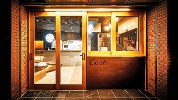 施設の入り口 / 12