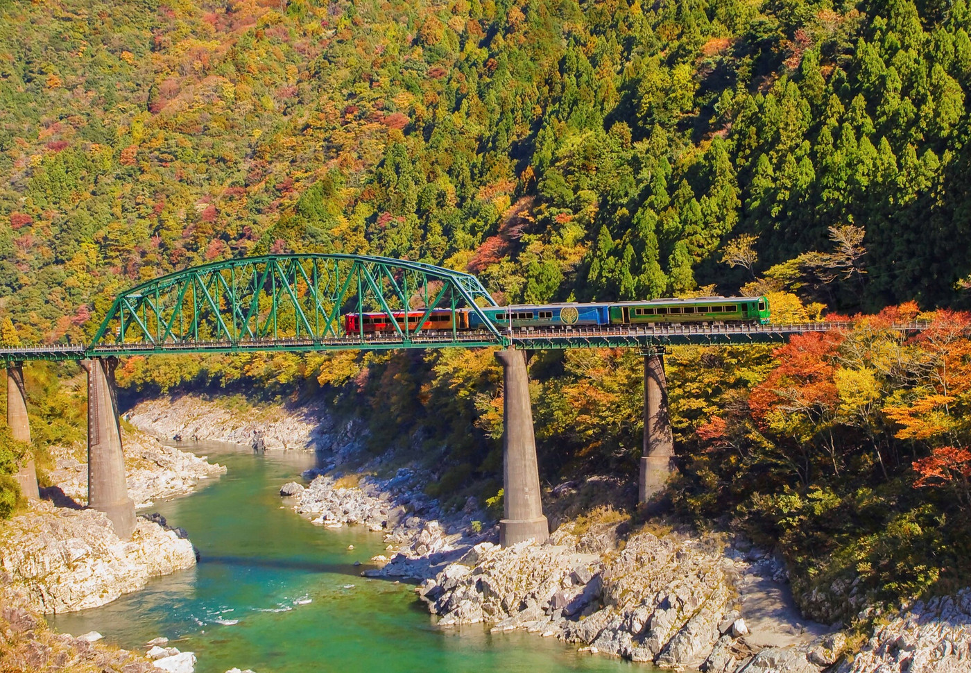 たくさんの感動に出合う秋の徳島旅へ出掛けよう2471523
