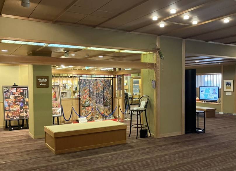 百年旅館ならでは
歴史を感じる芸術作品 / 3