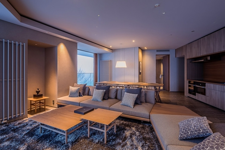 4ベッドルームスイート 温泉付 リビング・ダイニング