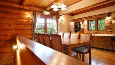 客室内のダイニングエリア / 8