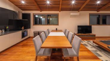 客室内のダイニングエリア / 5