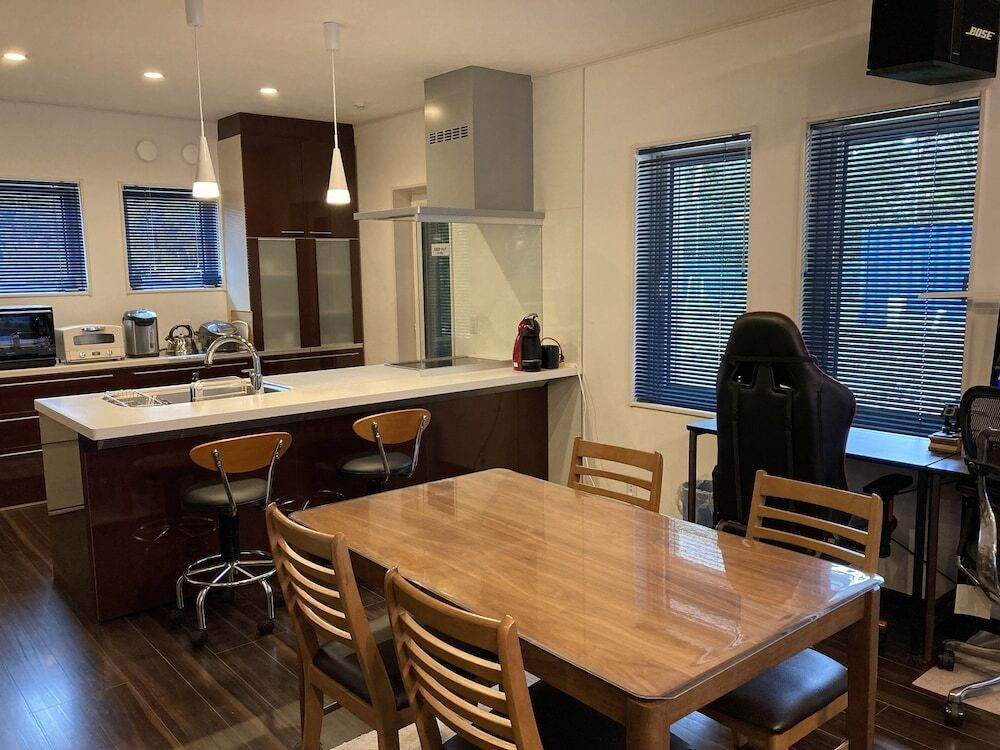 客室内のダイニングエリア