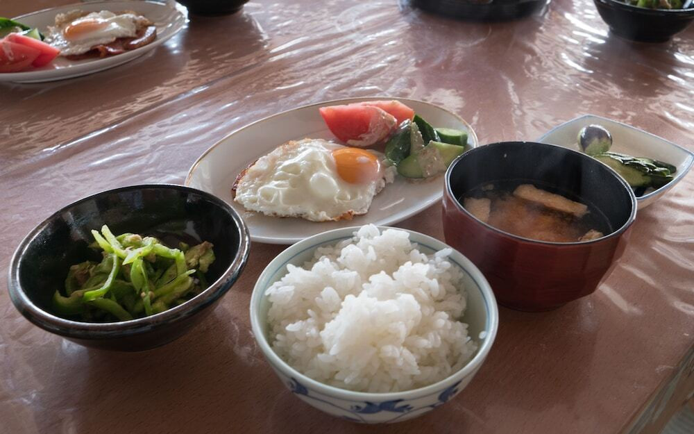 客室内のダイニングエリア