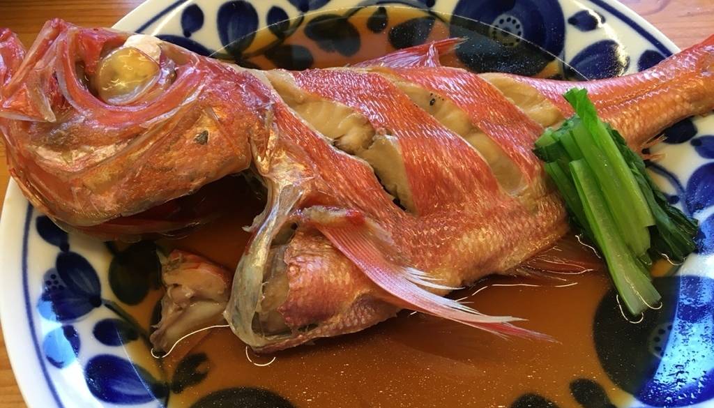 漁協直営「ばんや」で
獲れたて海鮮を頬張る / 3