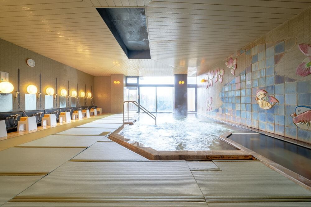 床一面に畳の「大浴場・畳風呂」4236843