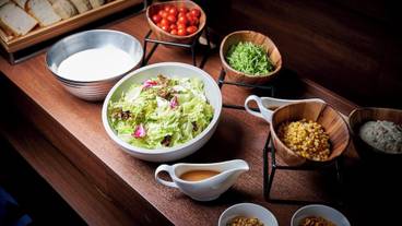 朝食ビュッフェ_サラダ / 8