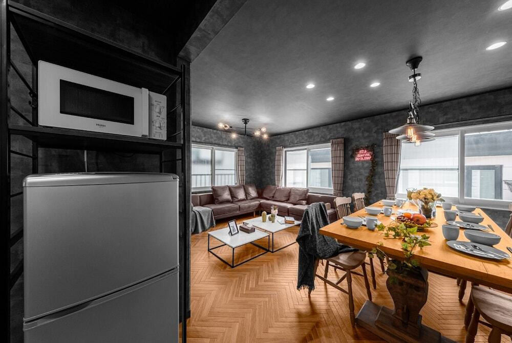 客室内のダイニングエリア