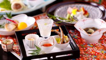 食事・飲み物 / 3