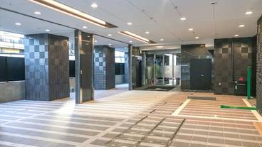 施設の入り口 / 8