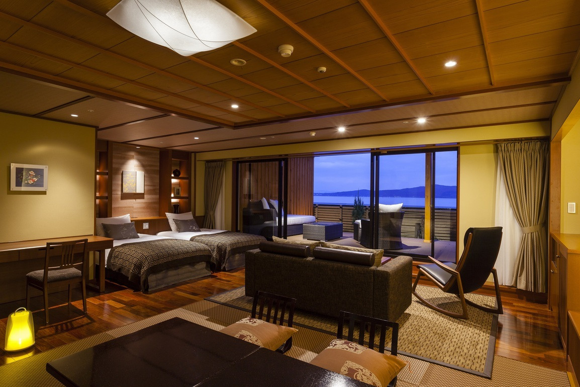 優雅な大人の贅沢時間を過ごす3552585