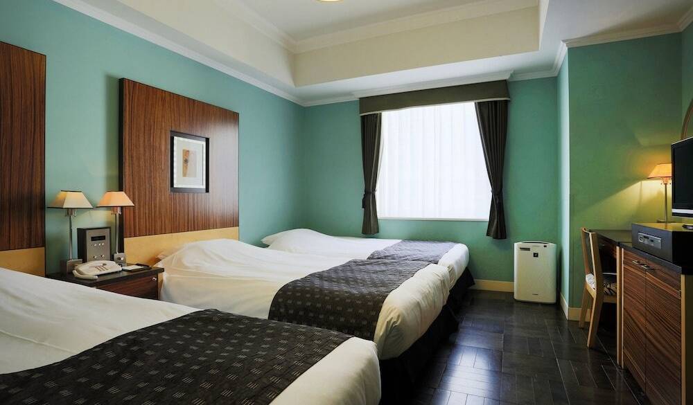 トリプルルーム / 2