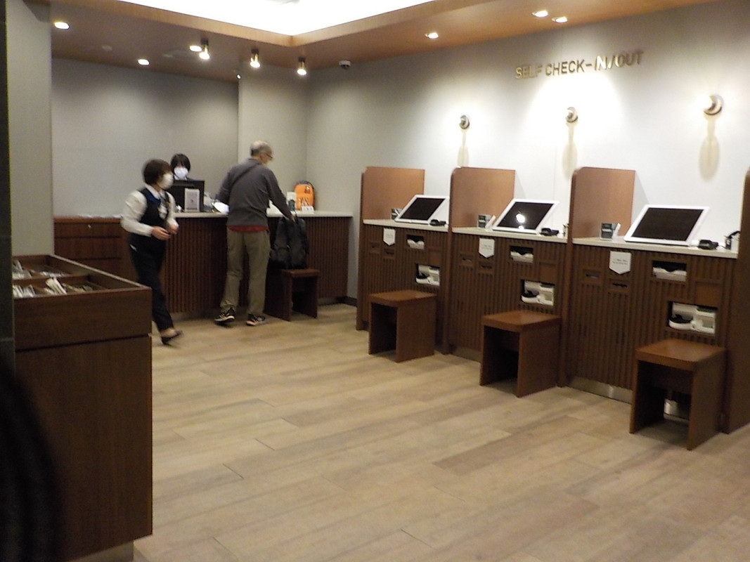 ホテルフロントです。