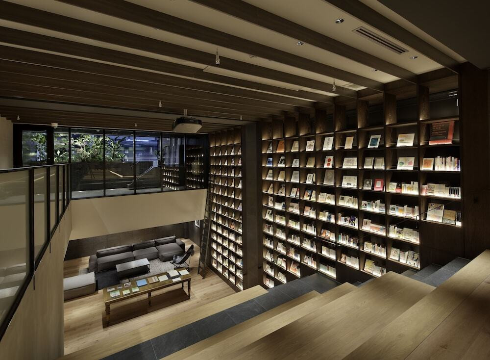 2500冊以上の本がズラリ！書店併設のライフスタイルホテル4045966