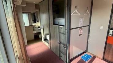 客室 / 21