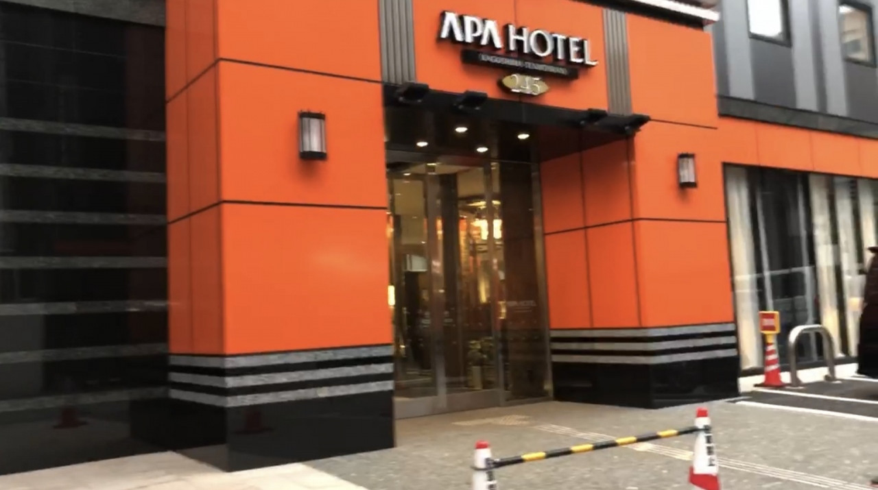 旧館の向かいにあります