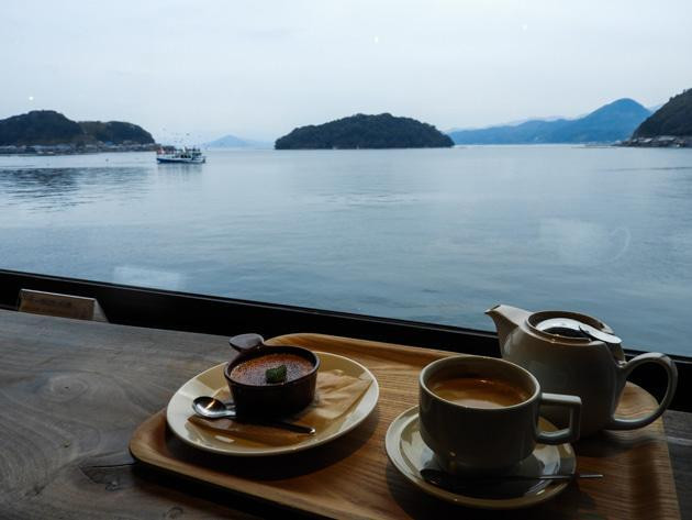 INE CAFE （イネカフェ） 。伊根湾を間近にドリンクやスイーツを味わえる / 2