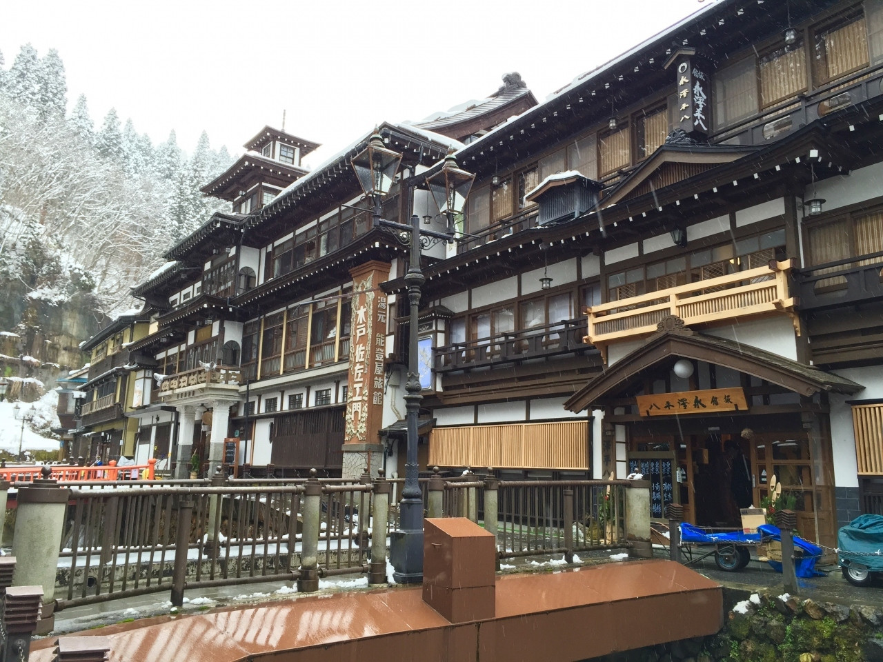 レトロな外観に一目惚れ♡貸切露天風呂で温まれる老舗宿3393537