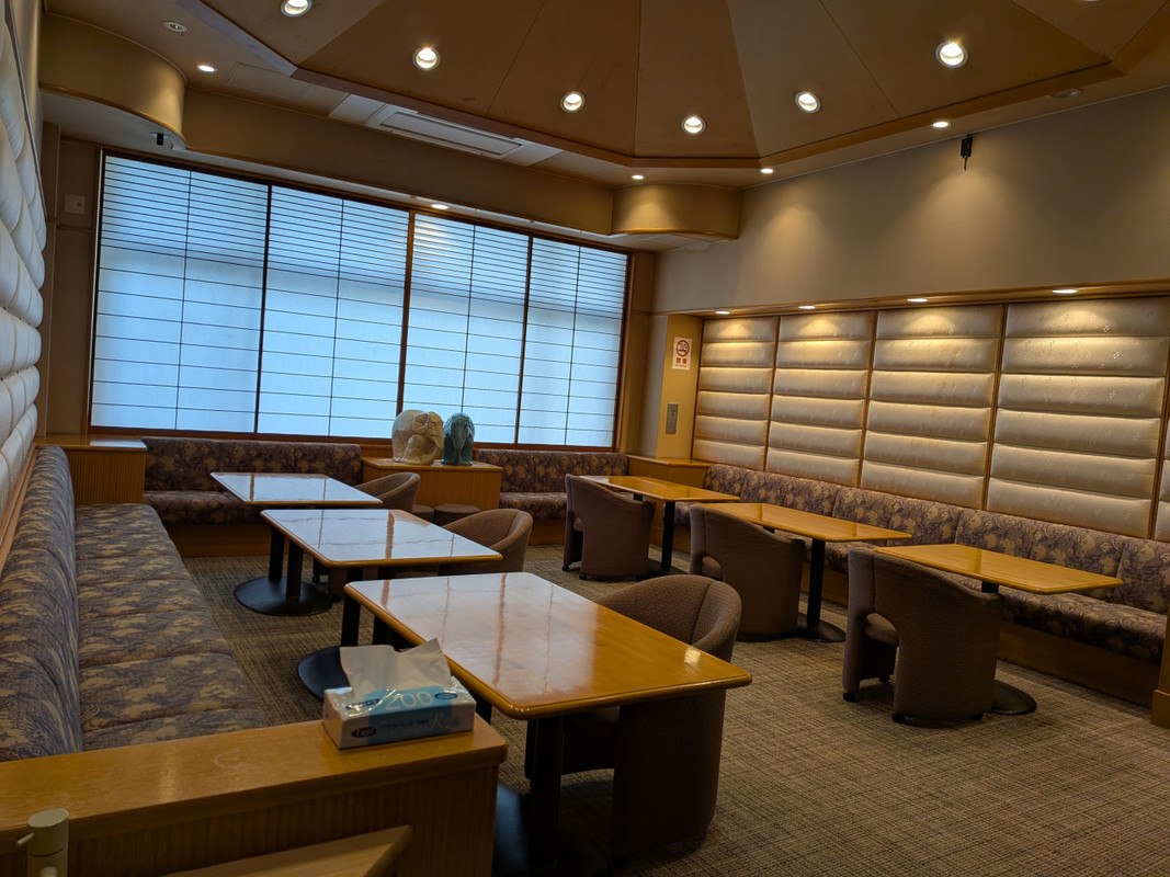 無料カラオケルームです