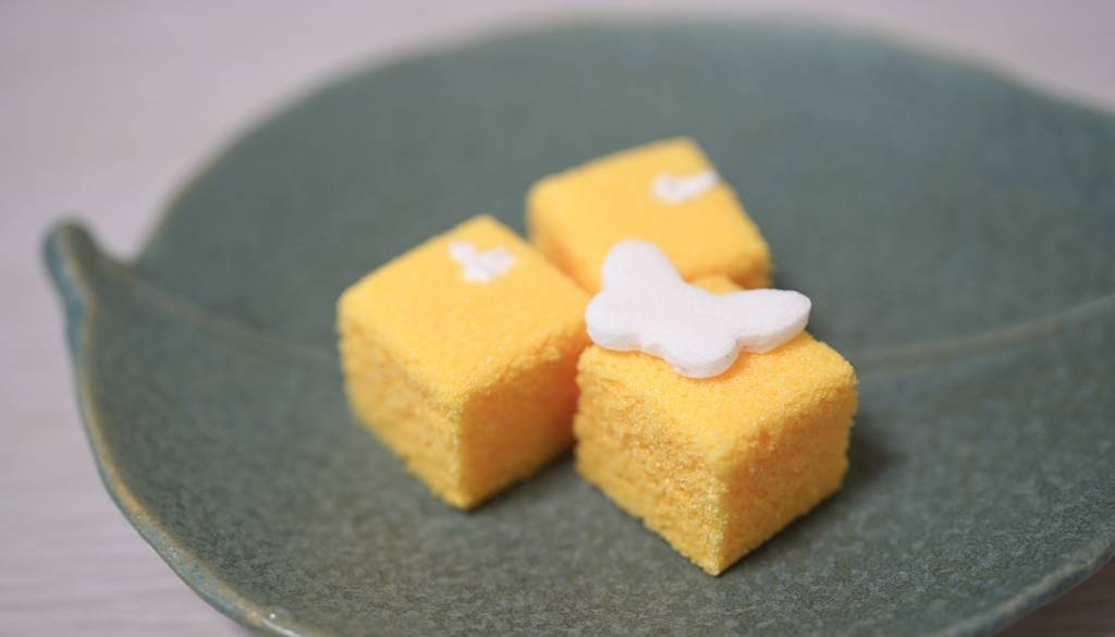 松江三大銘菓の一つ「菜種の里」 / 4