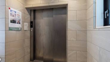 エレベーター / 1