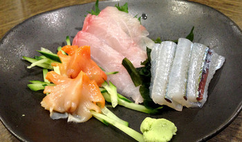 「海と」 料理 36943647 新鮮！日替わりお刺身３点盛