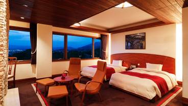 パノラマパークビューツインルーム 夜の風景 / 1