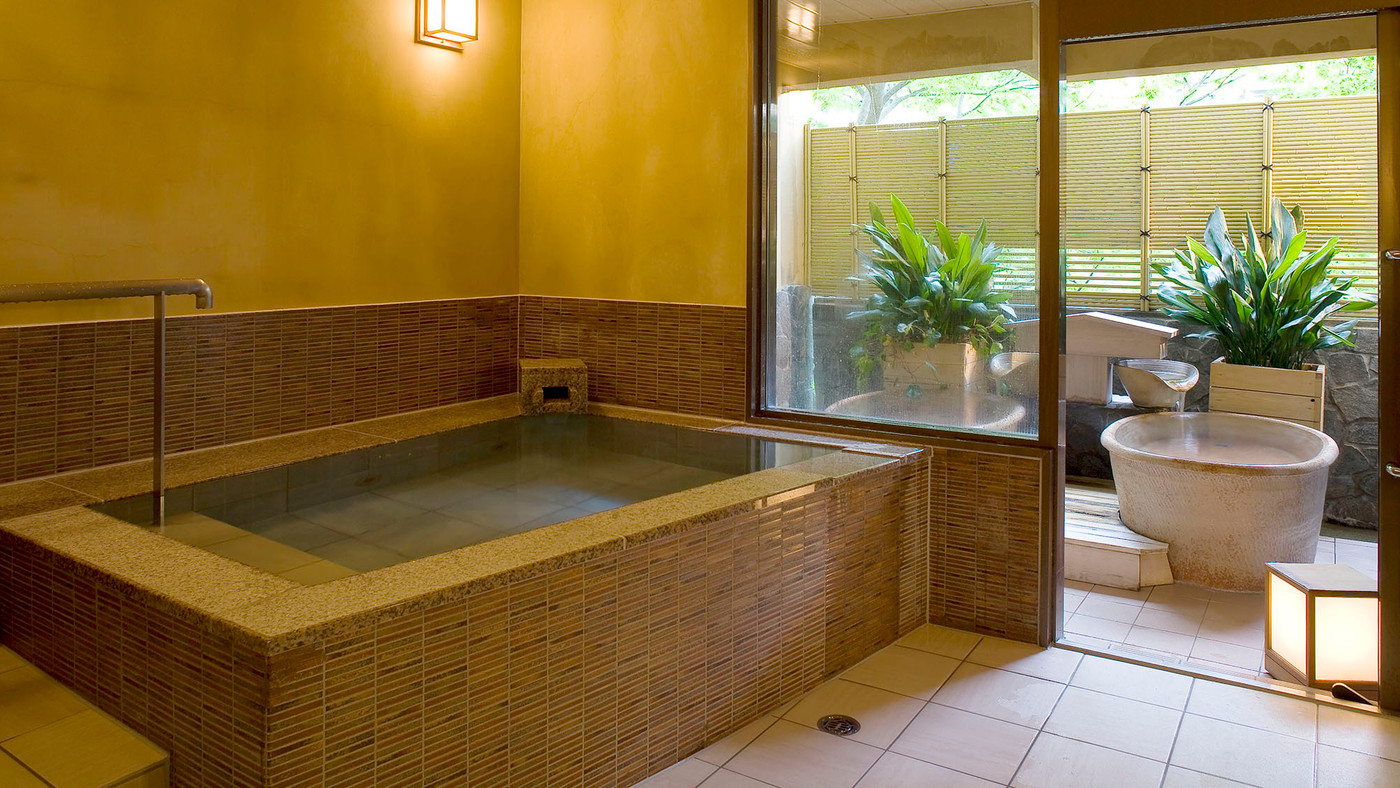 浴槽が二つ並ぶ貸切風呂にときめく♡お腹がすいたらバイキングをいただこう3393282