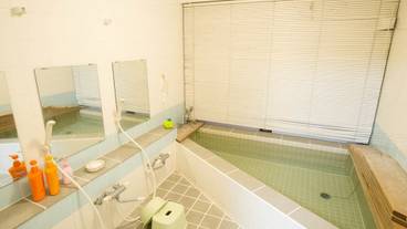 屋内スパ浴槽 / 1