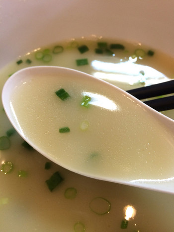 「麺屋 菜々兵衛」料理 901765 【2015年05月】鶏白湯塩のスープアップ。