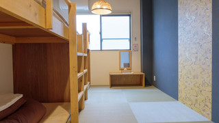 4人部屋 共用バスルーム (チェックイン午後10時まで)