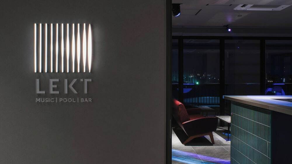 プールサイドバー