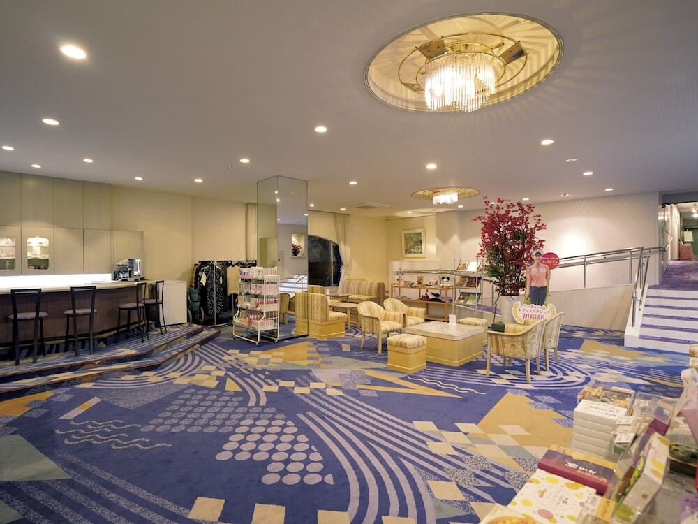 ロビーラウンジ