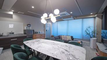 客室内のダイニングエリア / 23