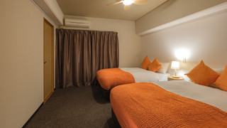 ジュニアスイートルーム　セミダブルベッド2台＆キッチン付　禁煙　清掃料金別　連泊時の清掃なし