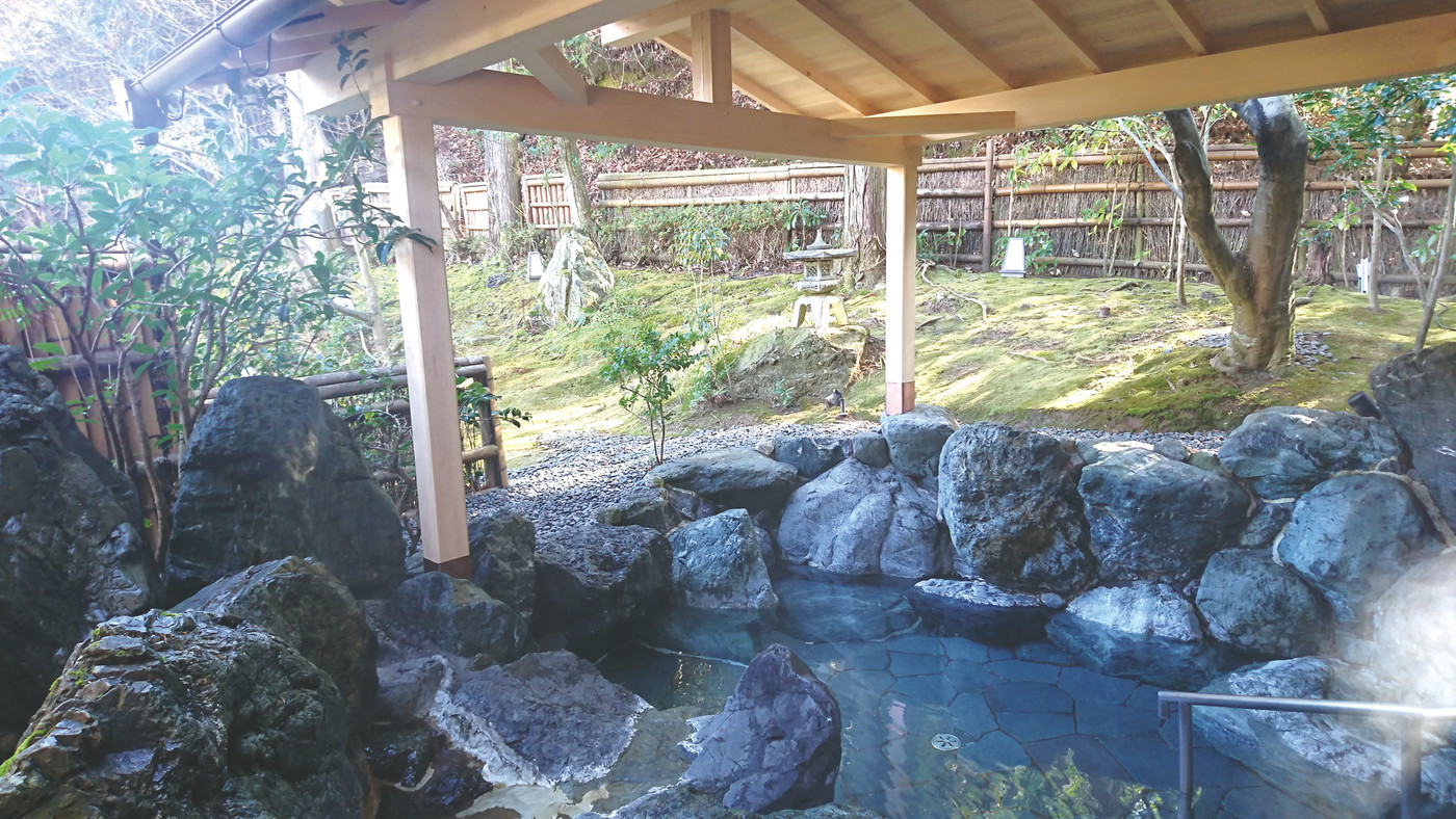 山あいに佇む全13室の隠れ宿3998229