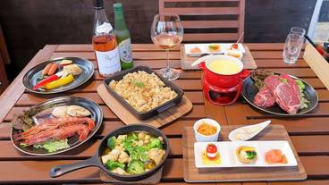 客室内のダイニングエリア / 9