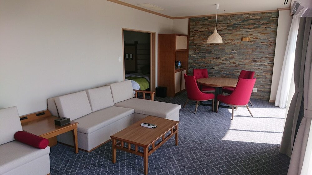 客室内のダイニングエリア